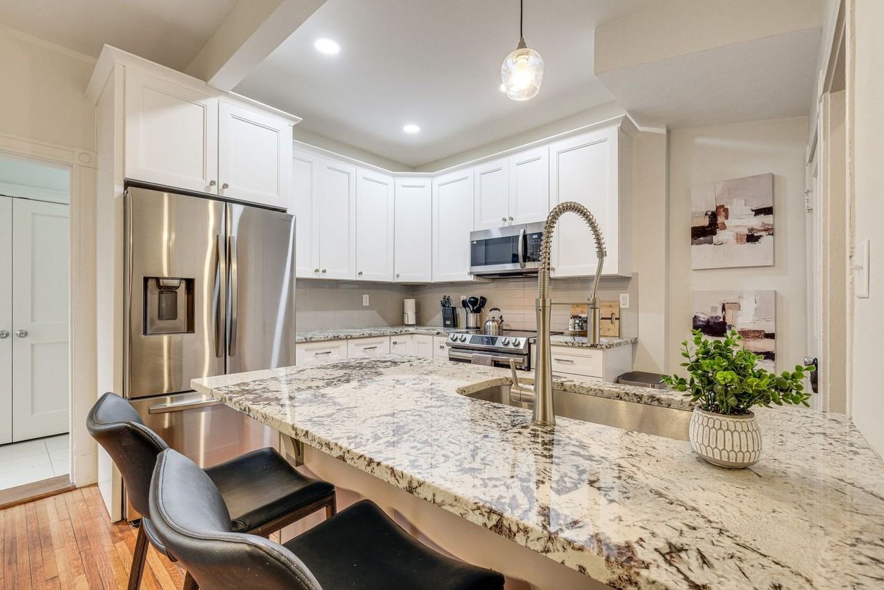 2312 Rosewood Ave #1545975P - Photo 7 of 25