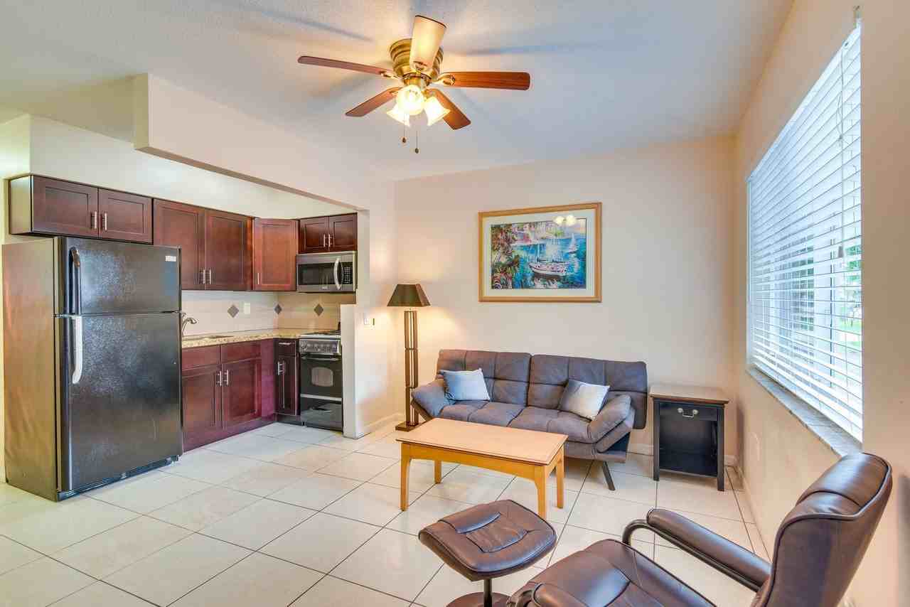 412 Ne 4th Ave #1545870P - Photo 4 of 15