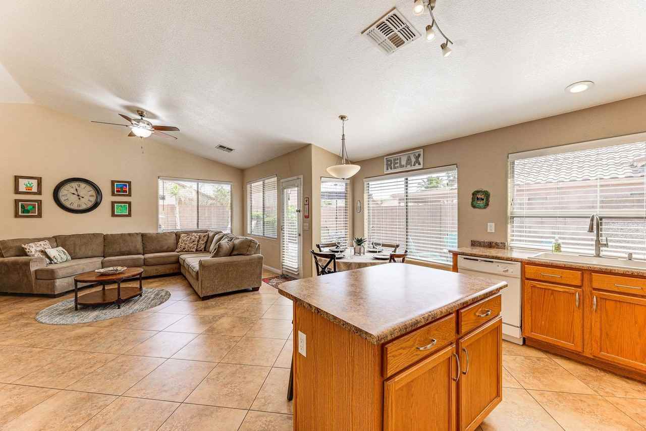 43854 W Cahill Dr #1545679P - Photo 2 of 23