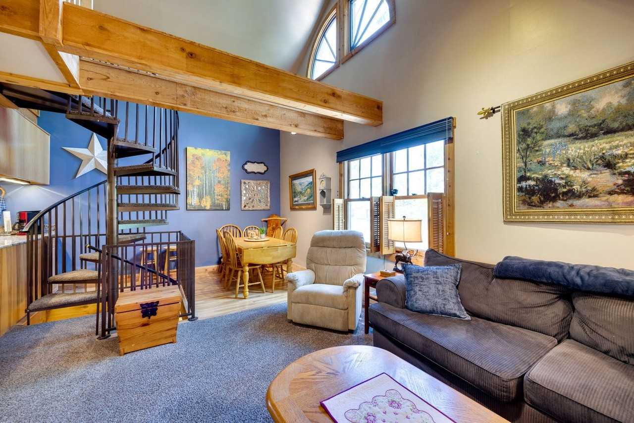 619 N Corona St #1546338P - Photo 4 of 28