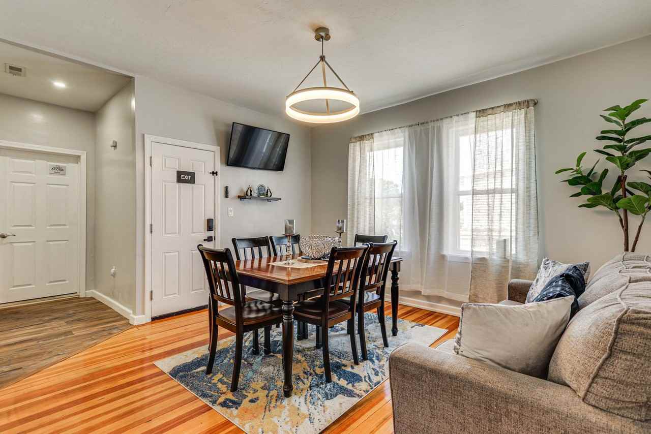 40 Tennis Rd #1546231P - Photo 2 of 19