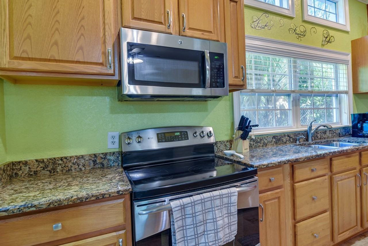2960 58th Ave S #1545769P - Photo 6 of 22