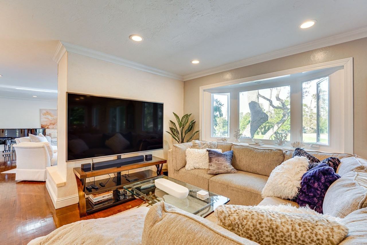 1163 Arroyo Dr #1546390P - Photo 4 of 23