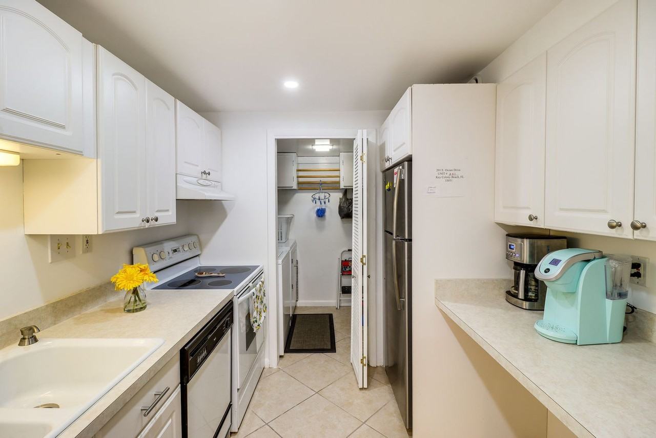 201 E Ocean Dr #1545795P - Photo 4 of 13