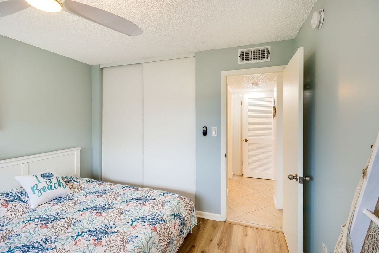 201 E Ocean Dr #1545795P - Photo 7 of 13