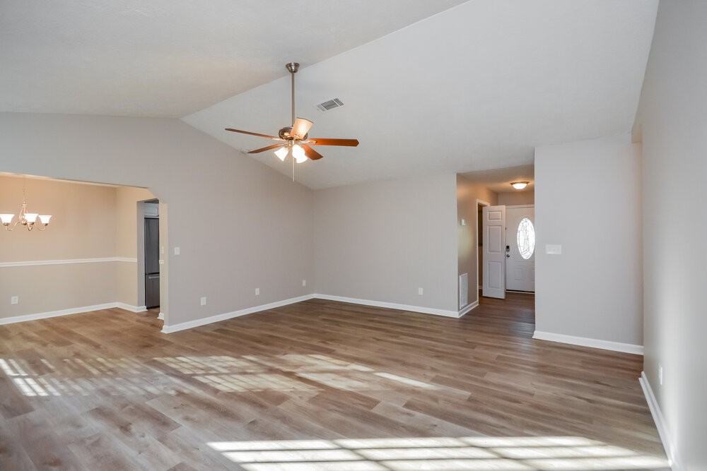 9162 S Sterling Lakes Dr - Photo 4 of 16