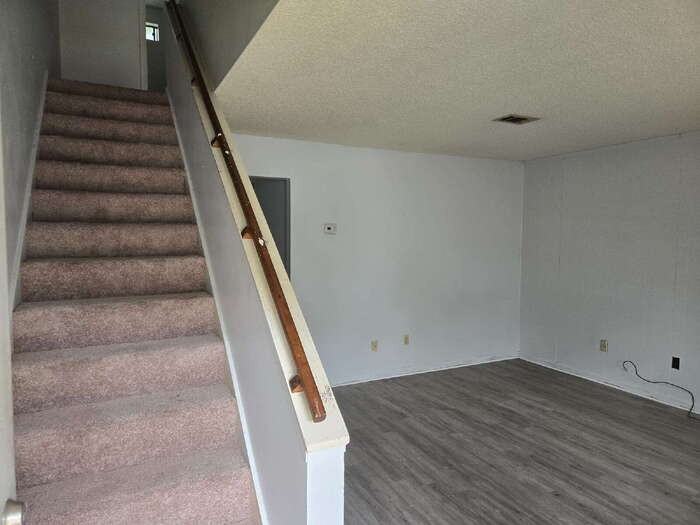 1040 Sable Dr #C - Photo 3 of 11