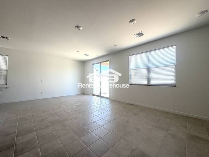 8825 W Albeniz Pl - Photo 3 of 18