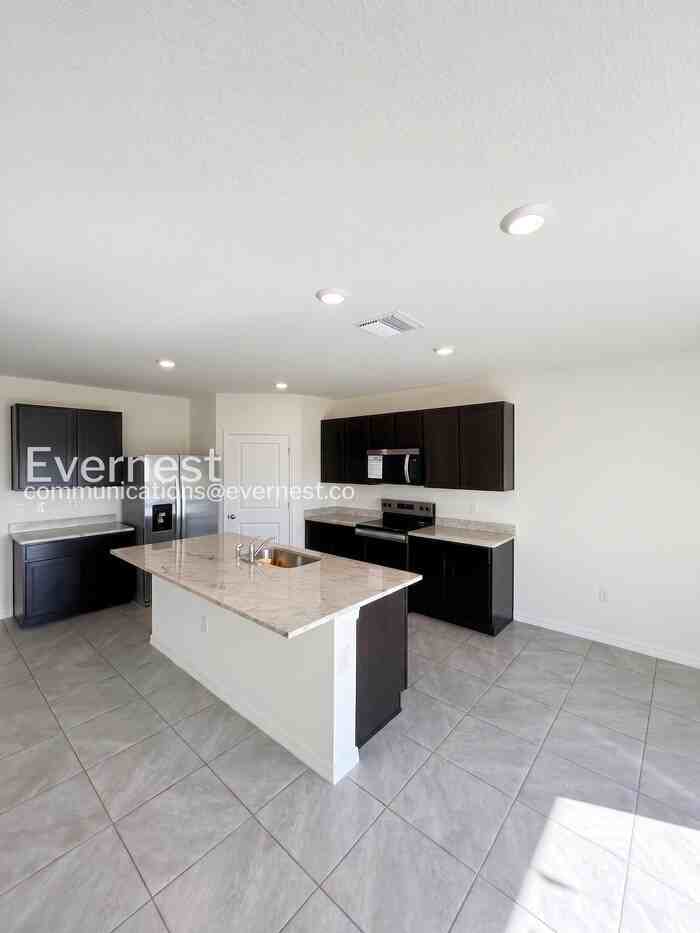 8332 Juning Cv - Photo 4 of 32