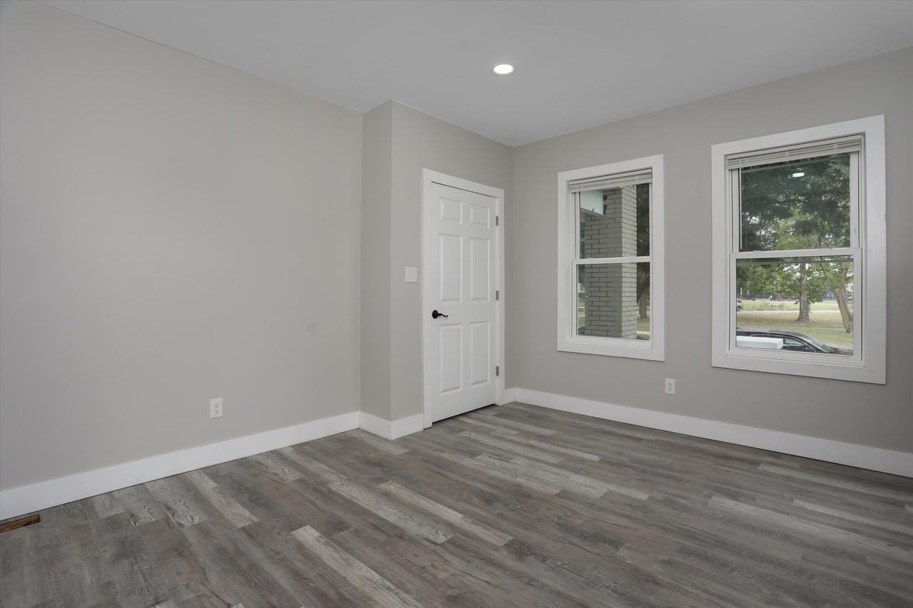 5124 West Chicago - 2 #4 - Photo 3 of 9