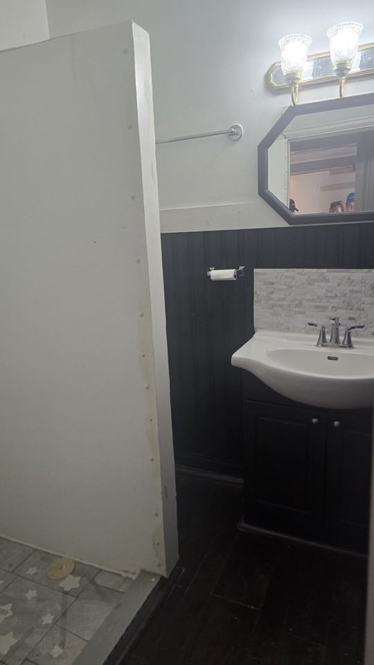 28 Essa Road #30 B - Photo 5 of 6