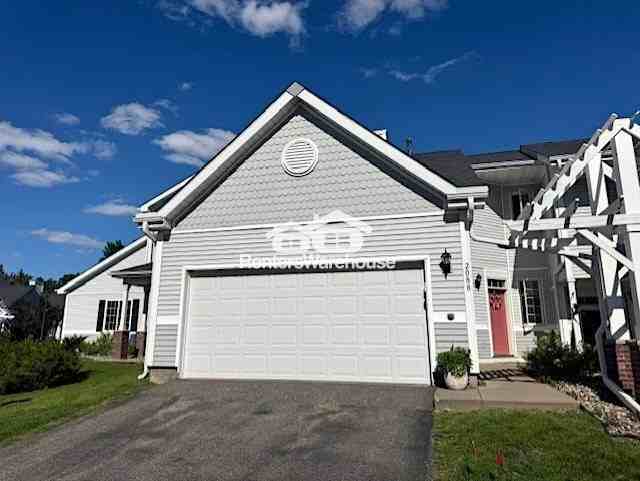 2088 Mainstreet - Photo 2 of 16