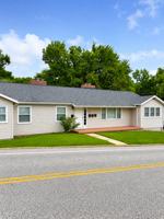featured image of 215 N 9th St #D