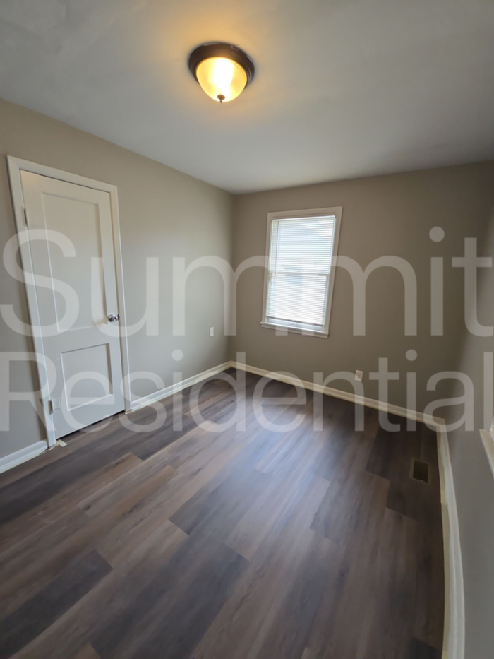 2913 W 44th Ave - Photo 3 of 15