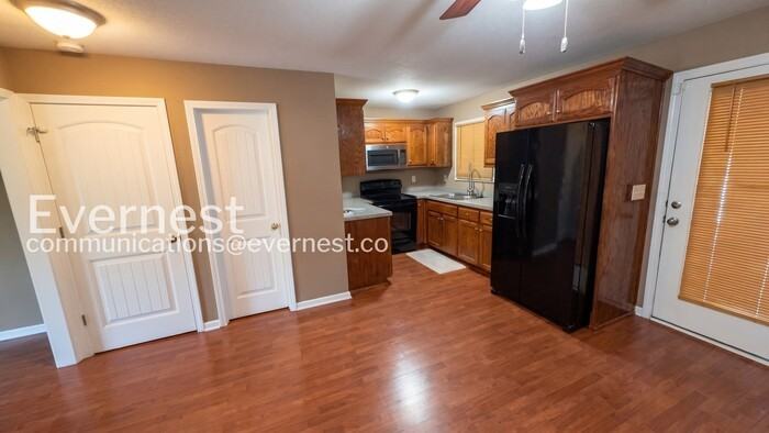 1309 N 76th St - Photo 3 of 27