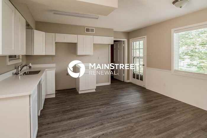 2526 Jenwood St - Photo 3 of 16