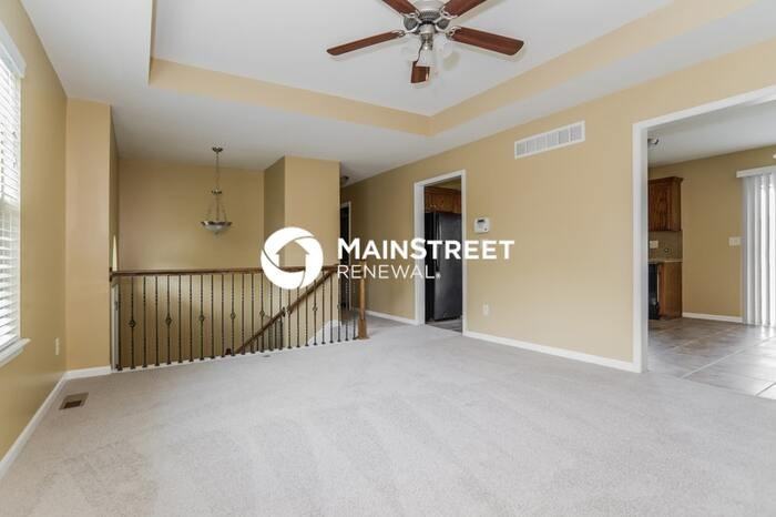1411 Nw Hilltop Ln - Photo 6 of 17