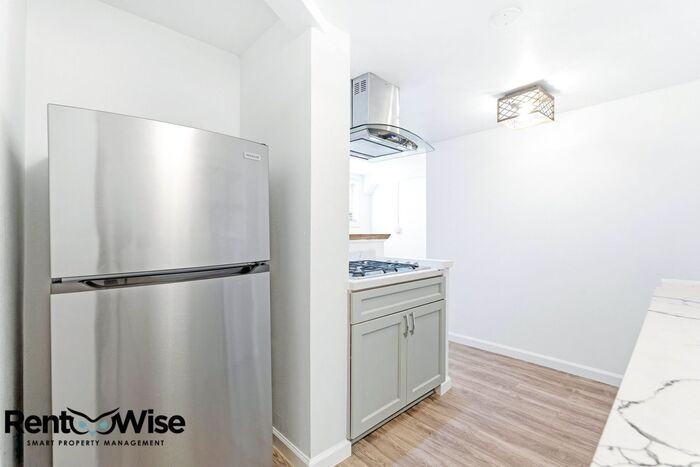 133 Caine Ave #A - Photo 5 of 28