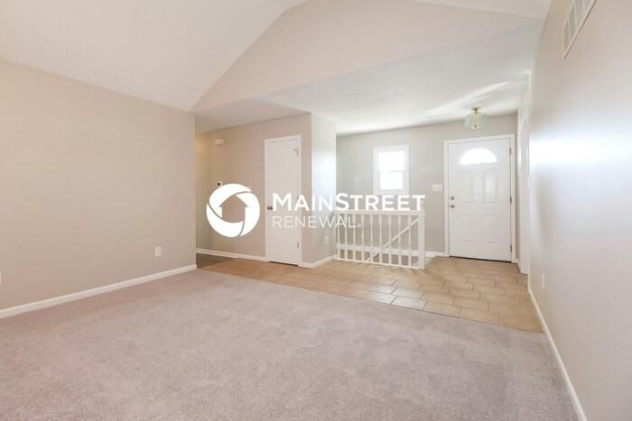 801 Ne Lyon Dr - Photo 6 of 17