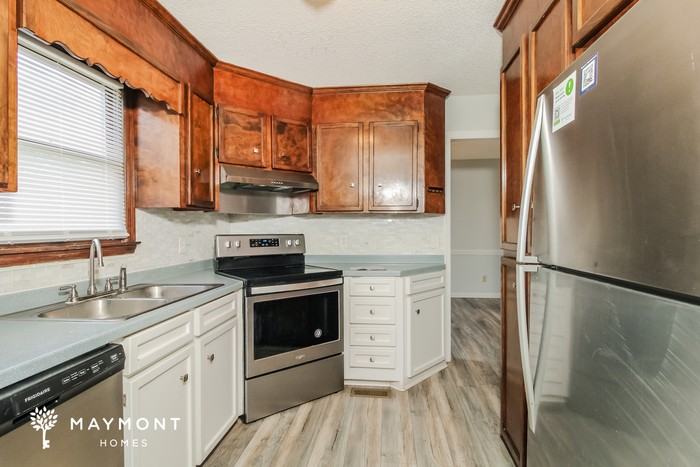 501 Sutters Mill Rd - Photo 5 of 12