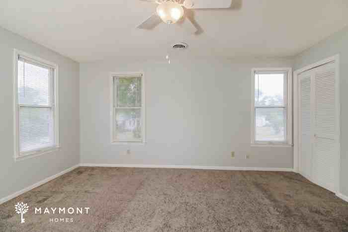 501 Sutters Mill Rd - Photo 6 of 12