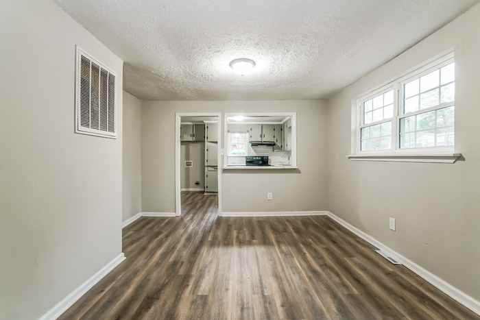 105 Weathington Rd Sw - Photo 5 of 10