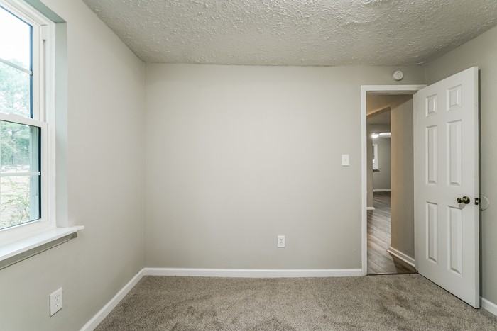 105 Weathington Rd Sw - Photo 7 of 10