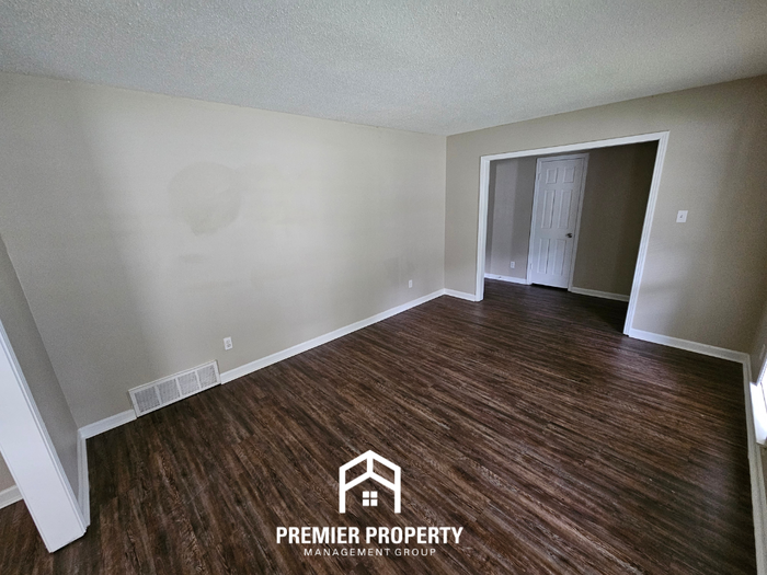 6329 Ridge Manor Dr - Photo 3 of 25