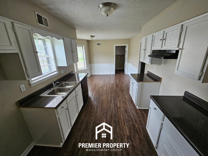 6329 Ridge Manor Dr - Photo 5 of 25