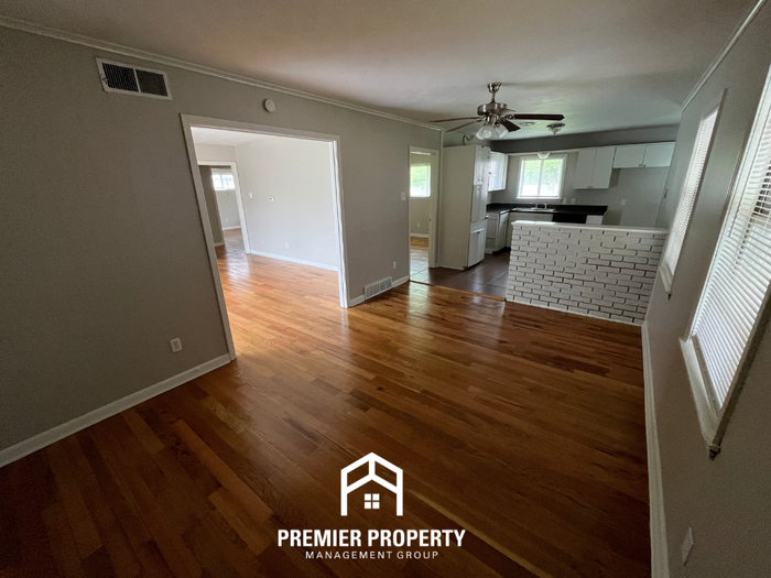 3391 Boxdale St - Photo 4 of 18
