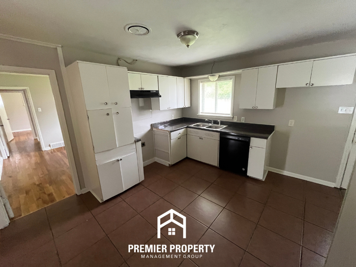 3391 Boxdale St - Photo 6 of 18