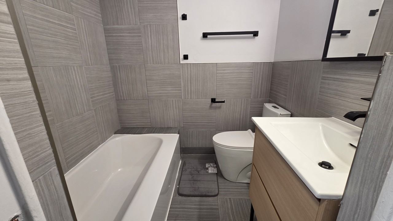 3433 Rue Durocher #606 - Photo 3 of 14