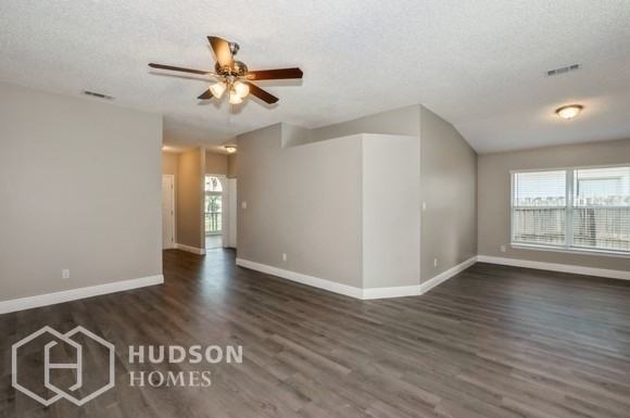 11220 Huxley Ave - Photo 3 of 17