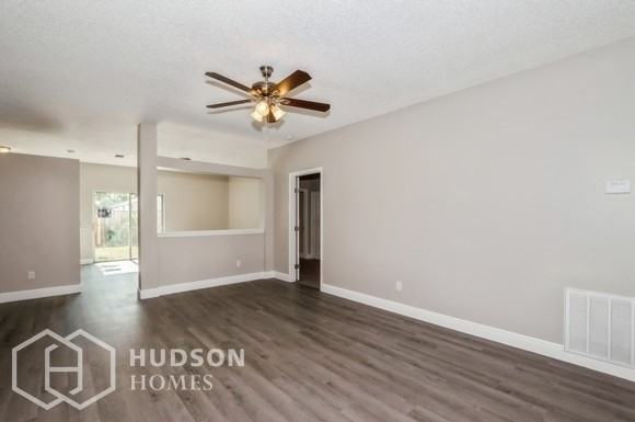 11220 Huxley Ave - Photo 4 of 17