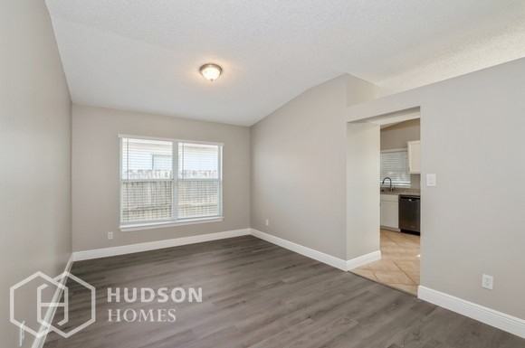 11220 Huxley Ave - Photo 6 of 17