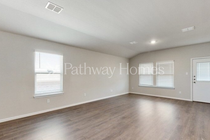 1621 Gatesville Ct - Photo 5 of 21