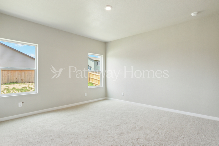 857 Emerald Lakes St - Photo 5 of 14
