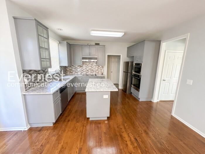 6230 W 155th Ter - Photo 3 of 34