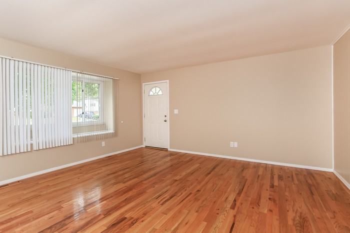 11374 Geneva Rd - Photo 2 of 10