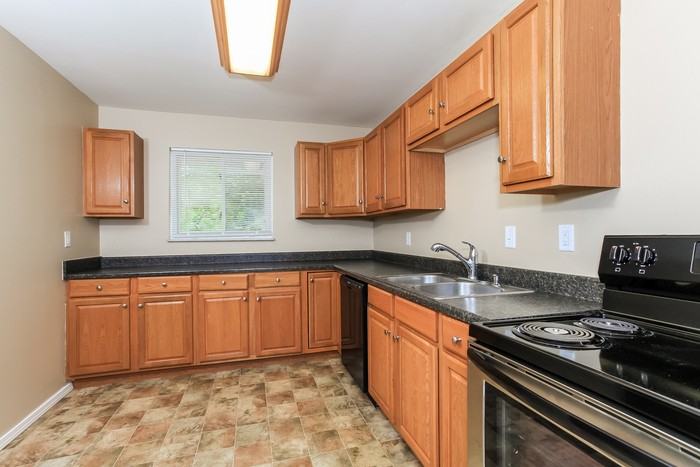 11374 Geneva Rd - Photo 4 of 10