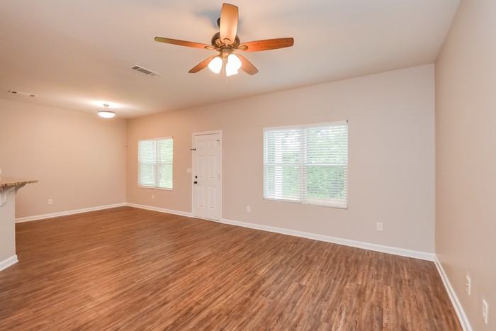 1851 Simmons Ln - Photo 4 of 17