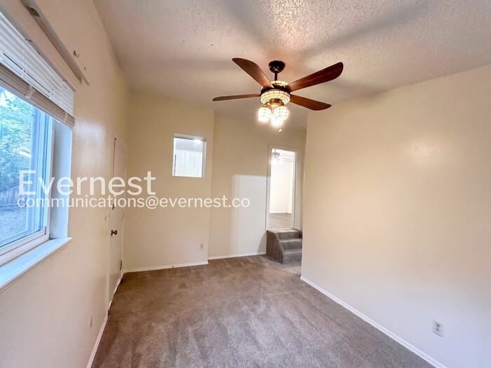 110 1/2 W Cheyenne Rd - Photo 5 of 15