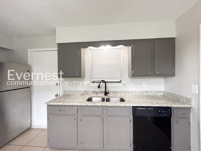 3352 Brownbark Dr - Photo 4 of 37