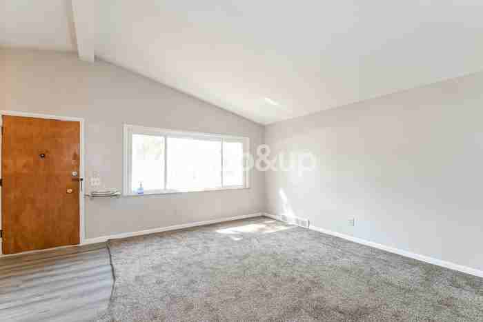 905 Barat Ln - Photo 4 of 16