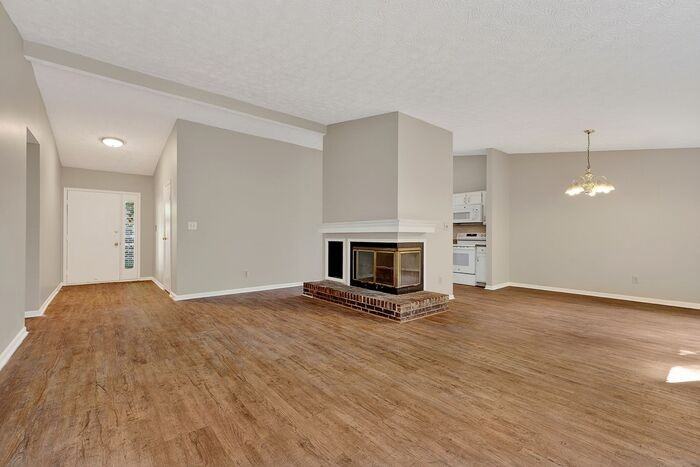 8134 Old Prairie Ct - Photo 4 of 26