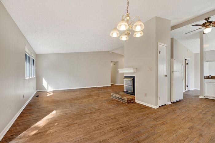 8134 Old Prairie Ct - Photo 5 of 26