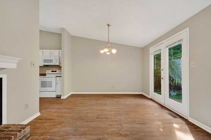 8134 Old Prairie Ct - Photo 6 of 26