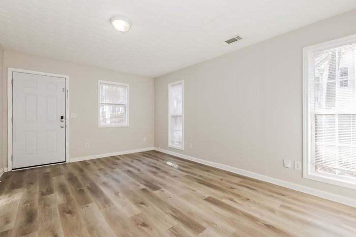 195 Wynnmeade Pkwy - Photo 4 of 17