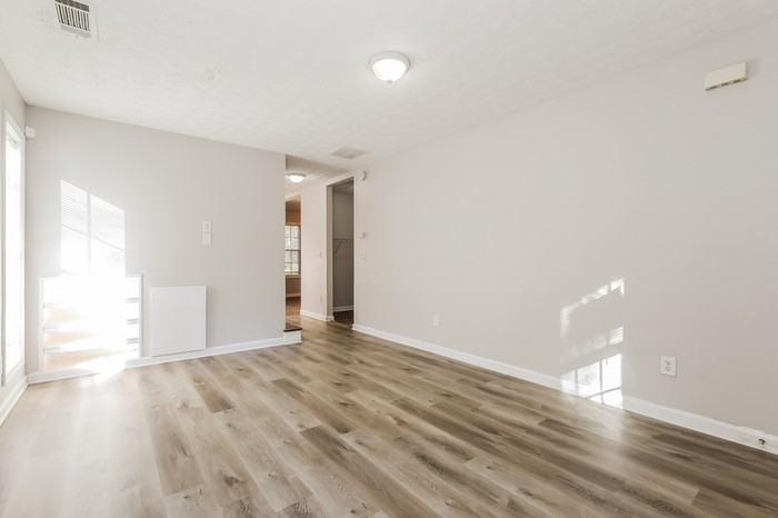 195 Wynnmeade Pkwy - Photo 5 of 17