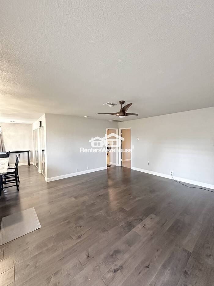 310 W Pontiac Dr #8 - Photo 4 of 16